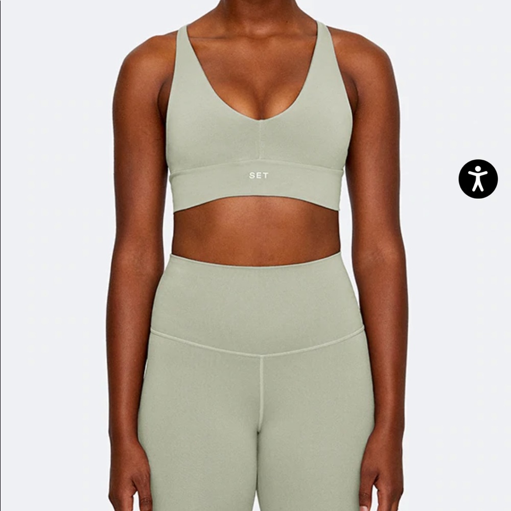 Set Active Luxform Leggings & Racer Top in Dew. Brand new!!!